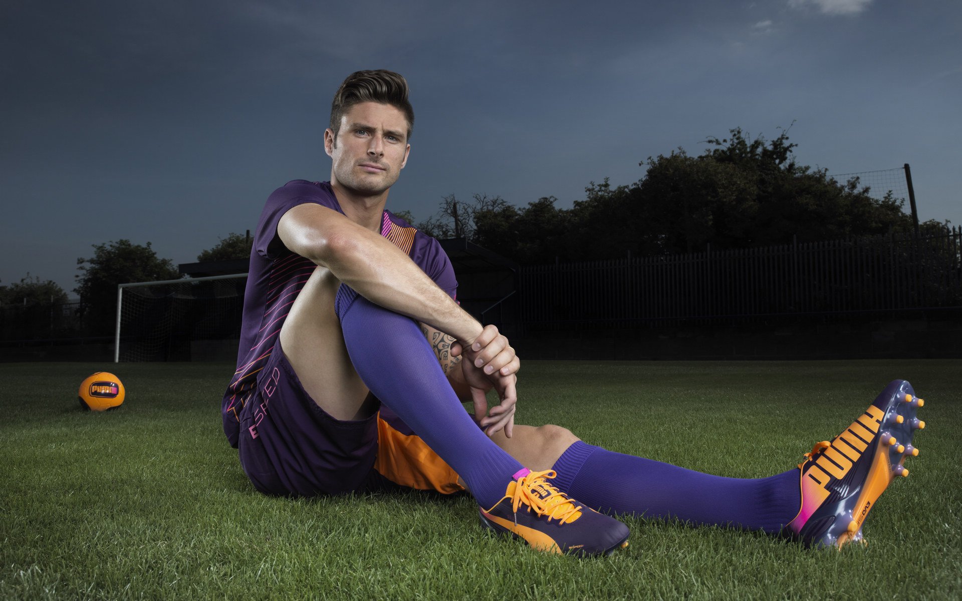 【粉丝狂欢】支持球队的庆祝活动，足球俱乐部粉丝