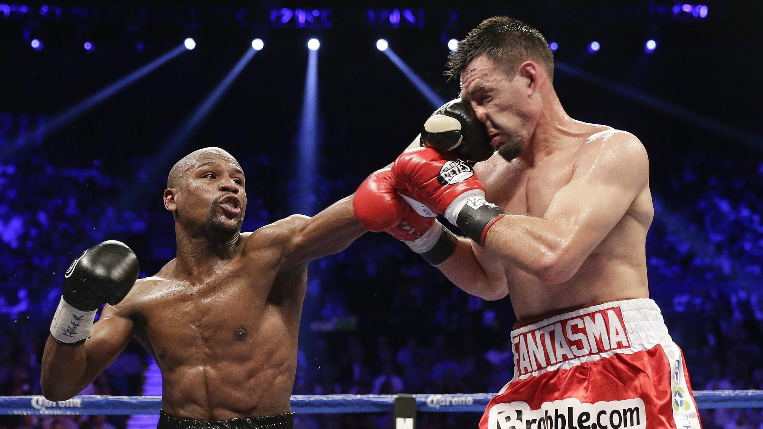 西甲：巴萨4-0完胜奥萨苏纳，莱万表现持续火热，西甲巴萨对莱万特集锦